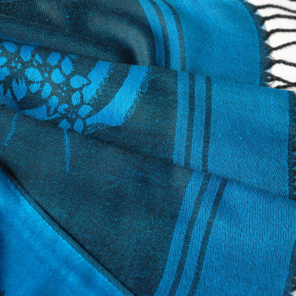 Pashmina Shawl Scarf With Blue Floral Patterns And Tassel Ends_voghion.com