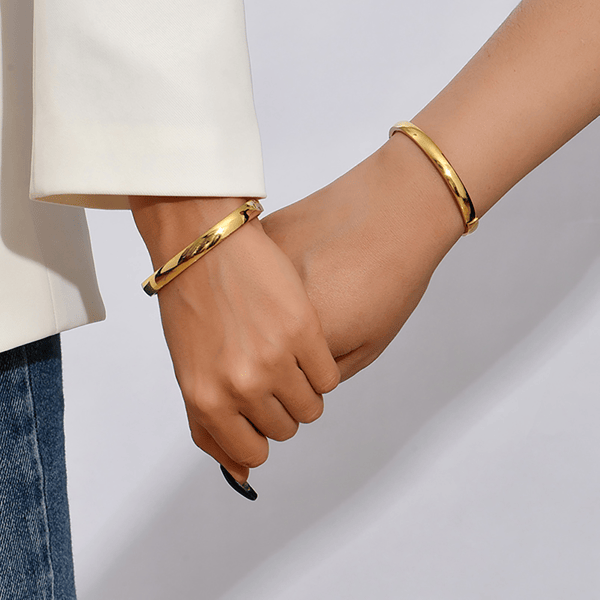 Two piece set of fashionable hot selling metal stainless steel material couple style men's and women's wristbands bracelet gift-7